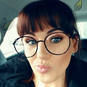 Meet your Posher, Jennie